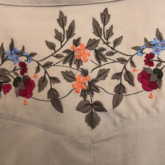 Susan Graver Women’s L beautiful jacket with floral embroidery ~ Cottagecore - Picture 5 of 13